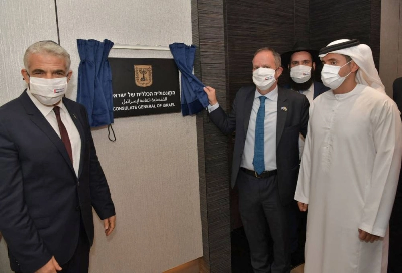 Lapid inaugurant l'ambassade d'Israël à Dubaï