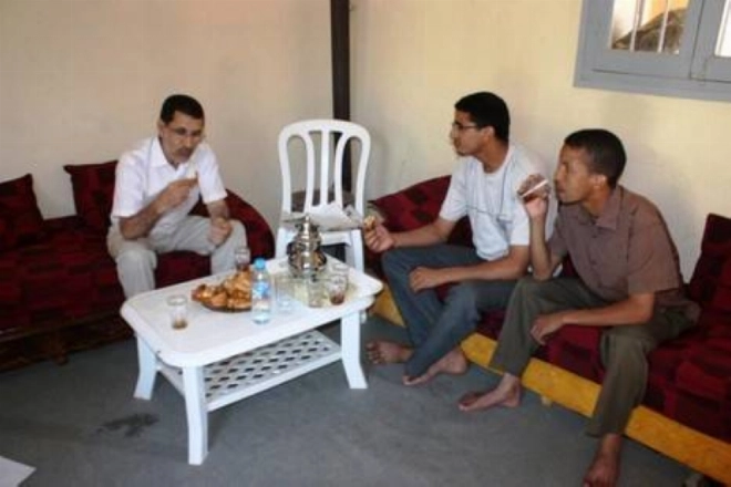 El Othmani bouffe du Sfenj