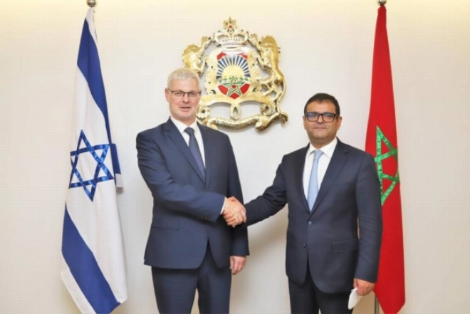 Le directeur général des Affaires politiques au ministère des Affaires étrangères, de la Coopération africaine et des Marocains résidant à l’étranger, Fouad Yazourh avec son homologue Alon Ushpiz