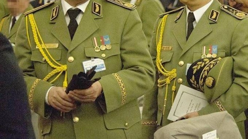 La junte militaire de la décennie noire toujours à l'oeuvre