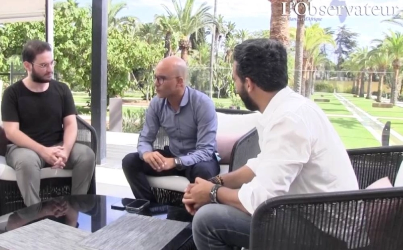 Le directeur exécutif de Tafra, Zakaria El Haddaoui et Tayeb Laabi, chargé de projet au sein de cette ONG répondant aux questions de L'Observateur du Maroc