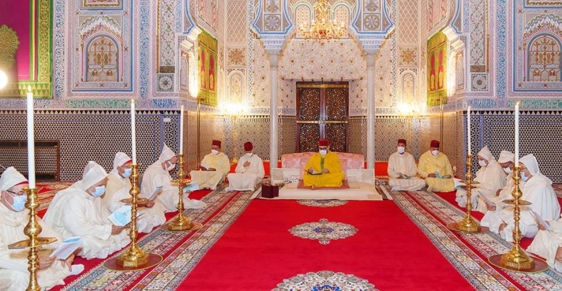 Le Roi Mohammed VI, Amir Al-Mouminine, célébrant une veillée religieuse en commémoration de l'Aïd Al-Mawlid Annabaoui Acharif