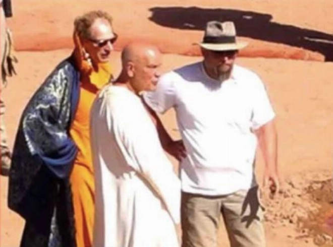 John Malkovich et Robert Schwentke sur le tournage de Seneca, the creation of earthquakes.