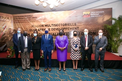 hoto de famille avec les intervenants de la 30e mission multisectorielle du Club Afrique Développement