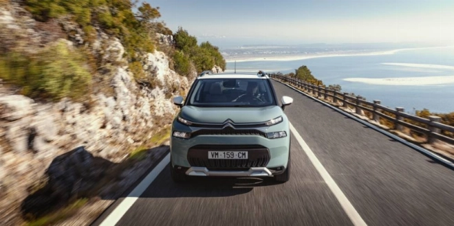 Plus anguleuse, la face avant du nouveau Citroën C3 Aircross a été entièrement revue.