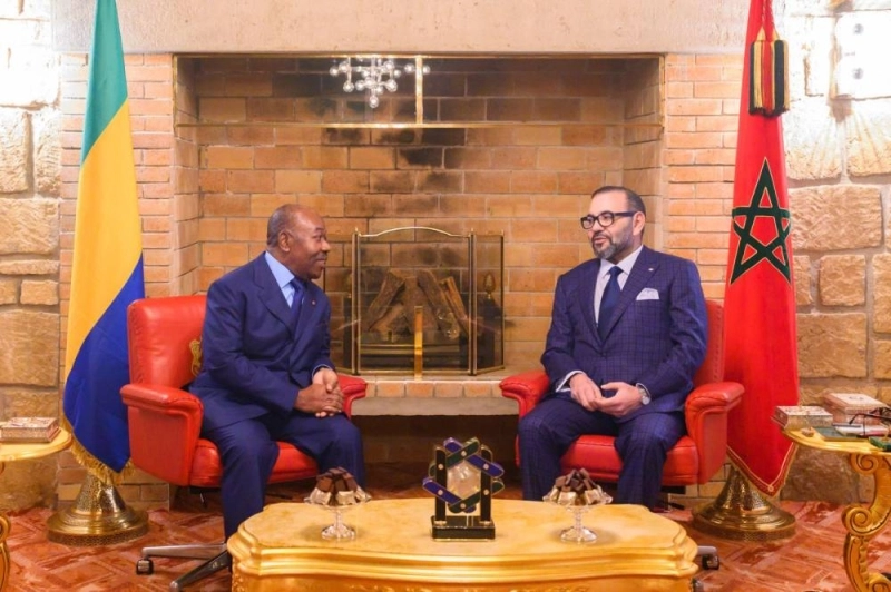 Le Roi Mohammed VI s'entretenant avec le Président gabonais
