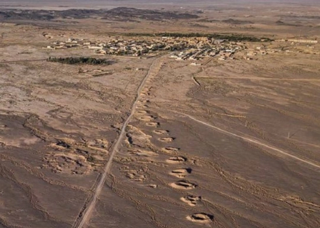 L'eau était acheminé des montagnes du Haut Atlas vers la ville à travers le procédé des khettaras.