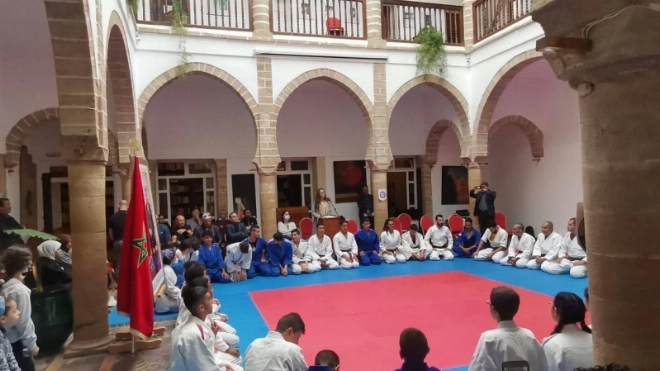 De jeunes judokas marocains, israéliens et palestiniens participent à une rencontre amicale à Dar Souiri.