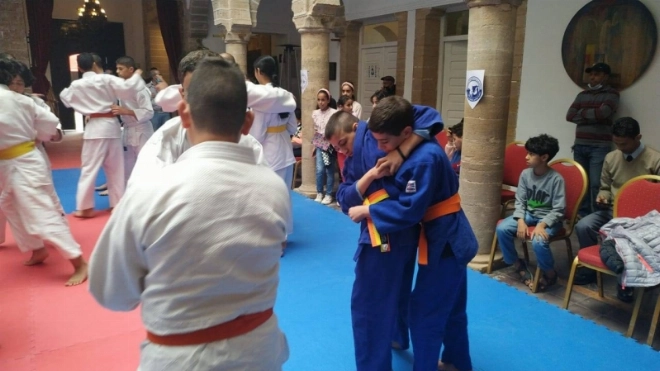 Rencontre amicale de judo rassemblant des athlètes israéliens, palestiniens et marocains à Essaouira