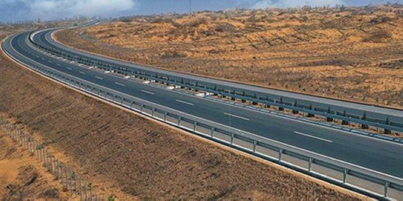 Le taux d'avancement des travaux de la réalisation de la voie express Tiznit-Dakhla a atteint 70%.