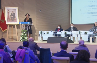 Latifa Akharbach intervenant lors de la rencontre de présentation de l’étude réalisée par la HACA sur le thème du « traitement médiatique des violences faites aux femmes »
