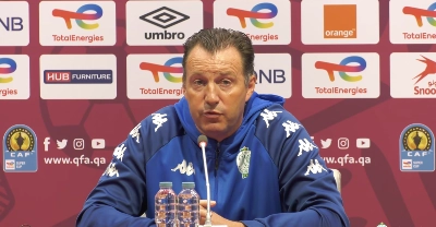 L’entraîneur du Raja de Casablanca, Marc Wilmots s'exprimant lors de la conférence de presse donnée mardi 21 décembre à Doha