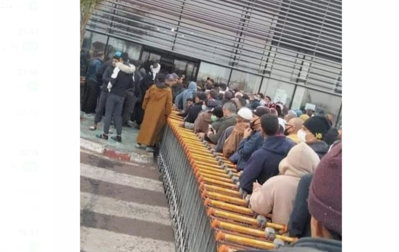 L'Algérie va détenir le record des plus longues files d'attente pour un berlingot de lait.