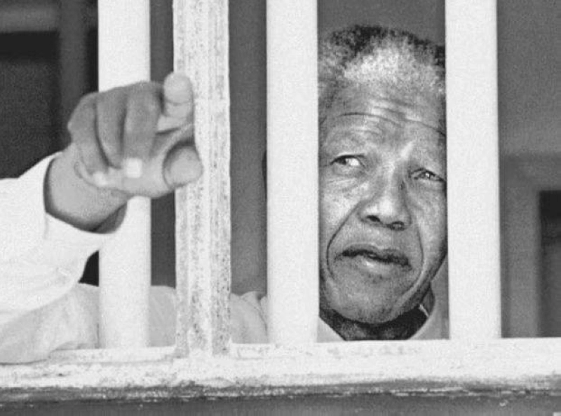 Le prisonnier 46664 Nelson Mandela dans sa cellule