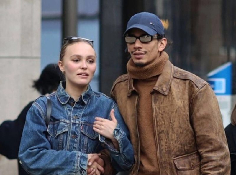 Après sa rupture avec Timothée Chalamet, Lily-Rose Depp se consolerait dans les bras de Yassine Stein.