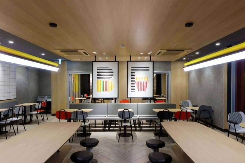 McDo Agadir Adrar a nécessité un investissement de 20 MDH, et a généré 82 emplois directs.