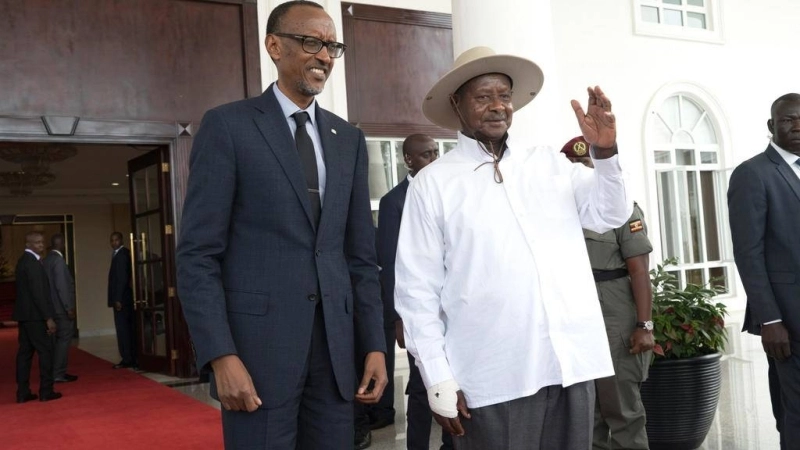 Les présidents rwandais Paul Kagamé et ougandais Yoweri Museveni
