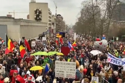Plusieurs dizaines de milliers de manifestants participent à cette manifestation à Bruxelles qui a connu divers actes de vandalisme