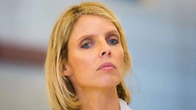 Succèdant à Geneviève de Fontenay, Sylvie Tellier dirige d'un bras de fer le concours Miss France.