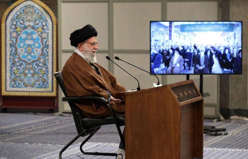 Ayatolah Khamenai, le guide suprême face à une contestation de plus en plus forte