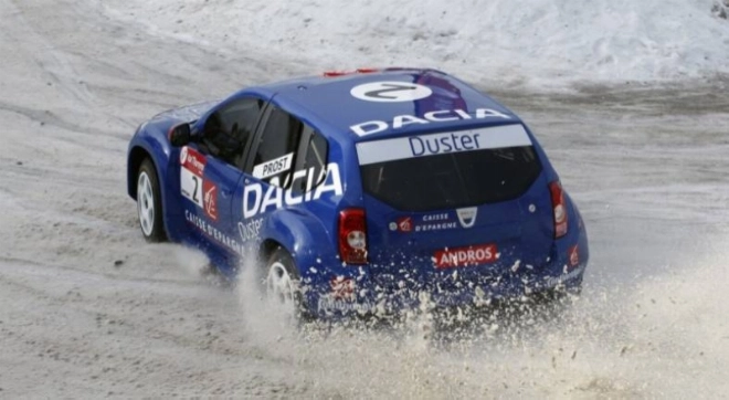 Duster au Trophée Andros (compétition sur glace) en France.