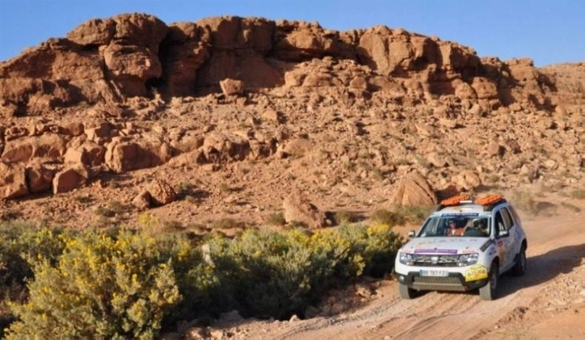 Duster au Rally des Gazelles au Maroc.
