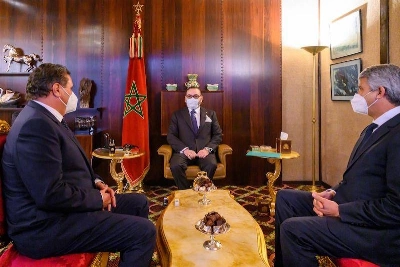 16 février à la Résidence royale de Bouznika. Le Roi Mohammed VI reçoit le chef du gouvernement Aziz Akhannouch et le ministre de l’Agriculture Mohamed Sadiki