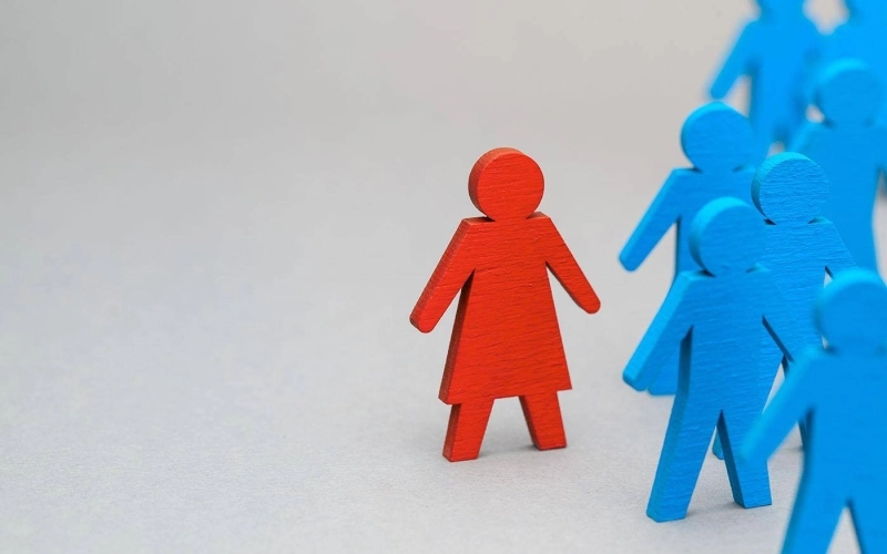 Victimisées et sous représentées, les femmes souffrent de discrimination dans les médias