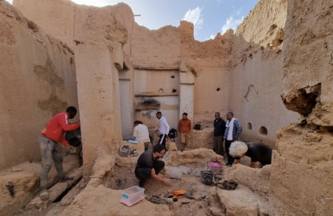 Fouilles de la synagogue de Tagadirt en présence des représentants des associations culturelles locales