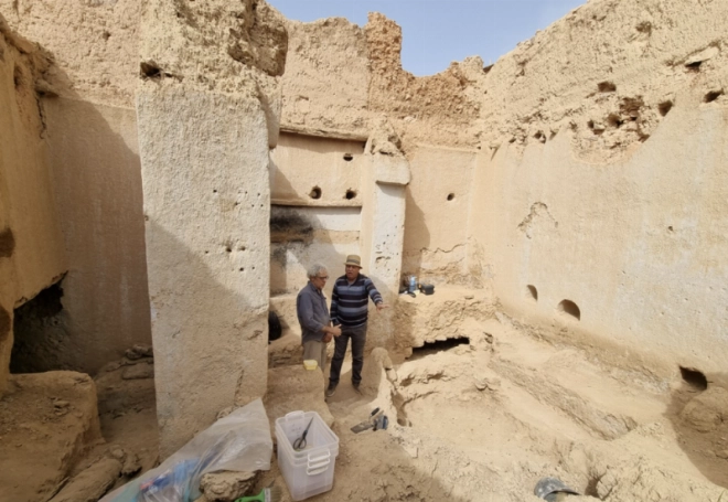 Planification de l’intervention archéologique par Saghir Mabrouk et Yuval Yekoutieli