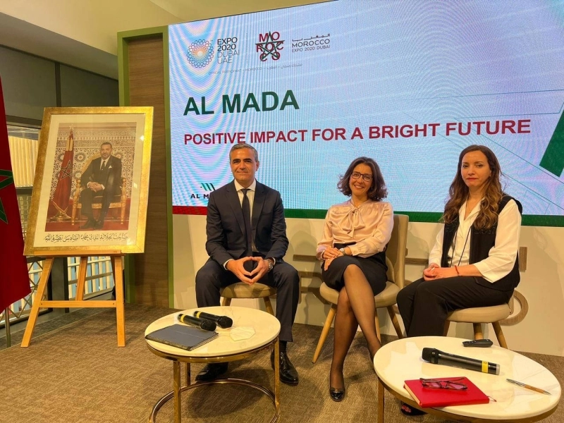 De gauche à droite, Reda HAMEDOUN, Directeur exécutif à NAREVA en charge de l’International et de la Stratégie et membre de son comité exécutif ; Houria BOUAZZA, Directeur Capital Humain AL MADA et Directeur Délégué Fondation AL MADA ; Yasmina LAASRI, Directeur Général Délégué INJAZ AL-MAGHRIB.