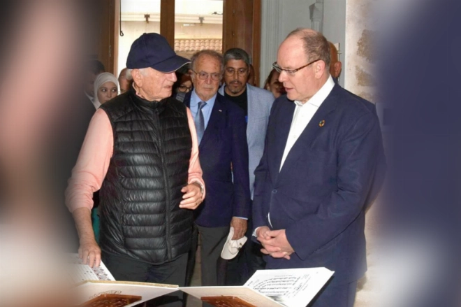 Le prince Albert de Monaco à Bayt Dakira à Essaouira en compagnie d'André Azoulay.