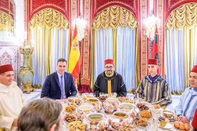 Le Roi Mohammed VI offrant un iftar en l'honneur de Pedro Sanchez, président du gouvernement espagnol