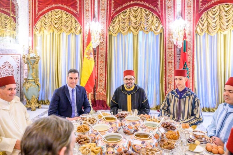 Le Roi Mohammed VI offrant un iftar en l'honneur de Pedro Sanchez, président du gouvernement espagnol