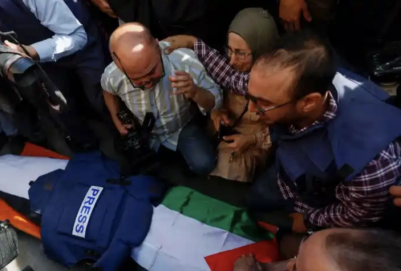Le meurtre de Shireen Abu Akleh crée une vive émotion en Palestine et dans le monde