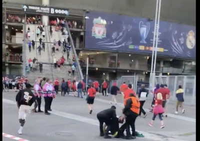 Scènes incroyables à l'entrée du stade de France