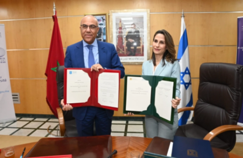 Abdellatif Miraoui, le ministre marocain de l'Enseignement supérieur et son homologue israélienne, Orit Farkash-Hacohen à la signature des accords