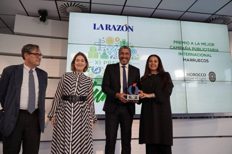 Cérémonie de remise du Prix de La Razon au patron de l'ONMT en présence de l'ambassadrice du Maroc à Madrid