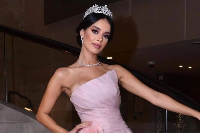 Le mannequin Imane Nassiri élu plus belle femme d'Afrique du nord au Liban.