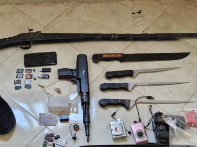 Aperçu d'une partie des objets trouvés chez le suspect