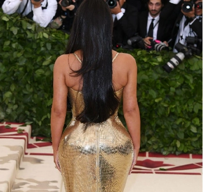 Le physique de Kim Kardashian... à tout prix