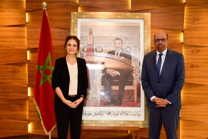 Anna Barone représentante de la BEI au Maroc et Noureddine Boutayeb président du directoire du crédit agricole du Maroc.