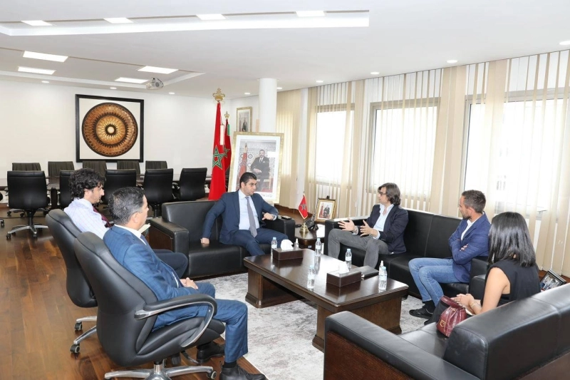 Mohamed Mehdi Bensaïd reçoit à Rabat le PDG MENA d’Universal Music.