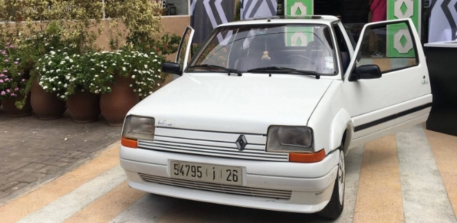 La R5 s’est vendue à plus de 5,6 millions d’exemplaires dans de nombreux pays dont le Maroc.