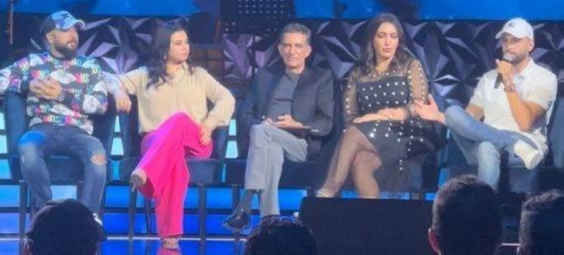 Douzi, Latifa Raafat, Nouamane Lahlou, Asmae Lamnawar et Aminux sont les membres du jury de Starlight sur 2M.