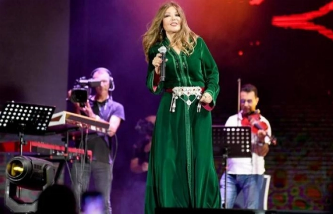 Samira Said a charmé le public avec son caftan aux couleurs nationales lors des Grands concerts de Rabat.