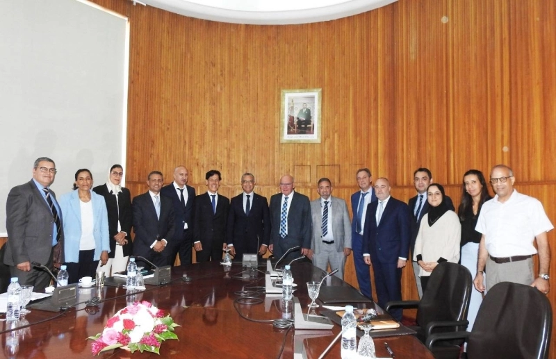 Abderrahim El Hafidi expose les opportunités d'investissement dans le secteur électrique à une importante délégation d'hommes d'affaires flamands.