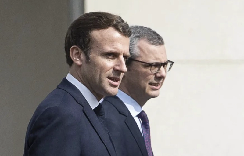 Alexis Kohler, bras droit et fidèle de Macron, est installé dans un bureau voisin du président