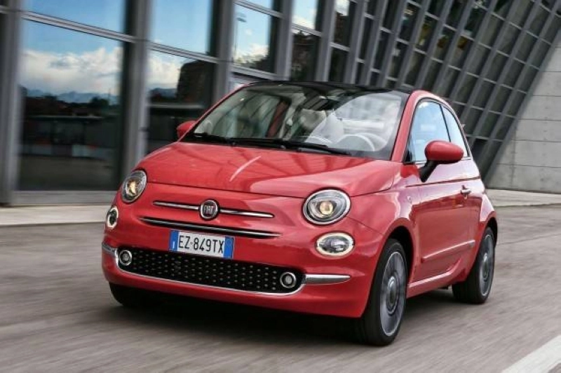 La Fiat 500 est proposée en 4 versions - la Cult, Club, Dolce Vita et la Dolce Vita cabriolet.
