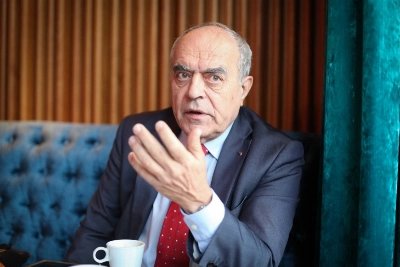 Alain Juillet. Des manoeuvres à suivre
